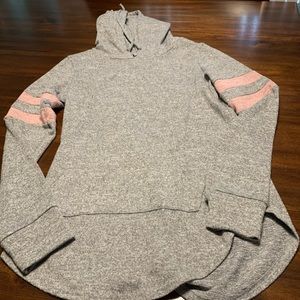 Women’s Lightweight Hooded Sweater
